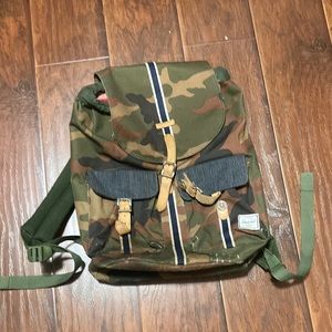 Herschel  Large Army Pattern Backpack